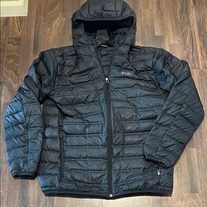 Columbia Men's Dark Black  Hooded Puffer Jacket